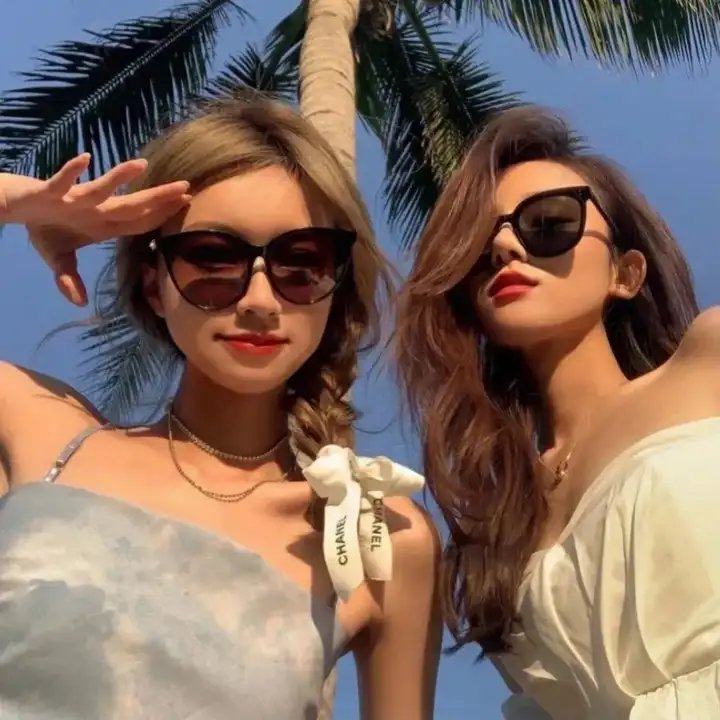 穿越当天，世子爷要以身相许